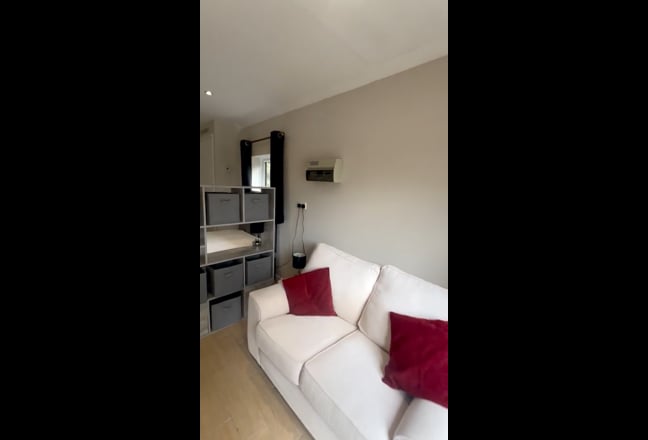 Studio annexe Main Photo