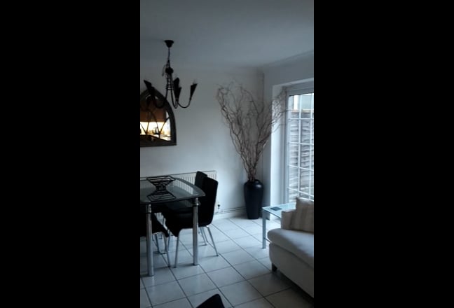 One single bedroom available Main Photo