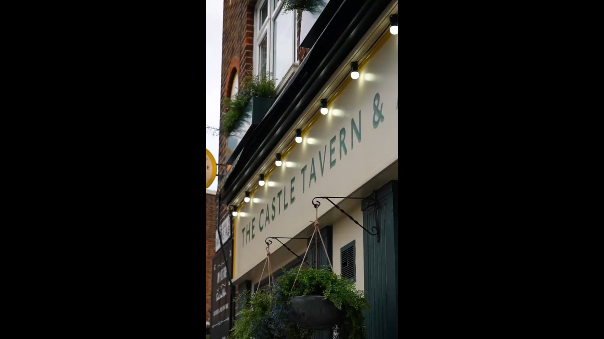 The Castle Tavern logo