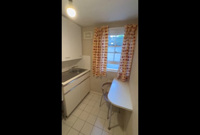Pimlico bedsit Main Photo