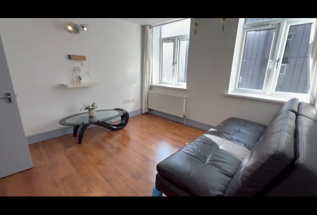 Spacious 2 Bedroom Flat To Rent Near Shoreditch. Main Photo
