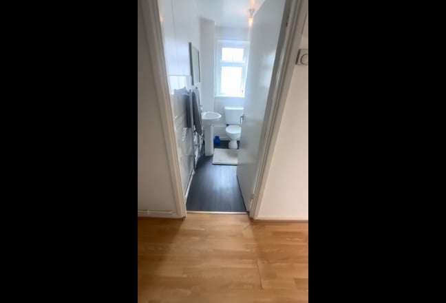 Lovely 1st Floor 1 bedroom Flat Main Photo