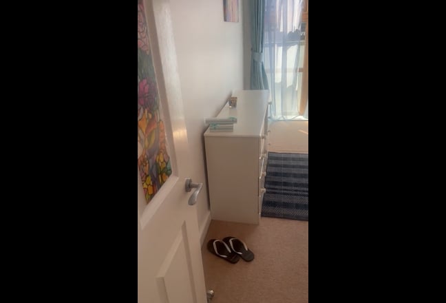 Large Double Room - for female Main Photo