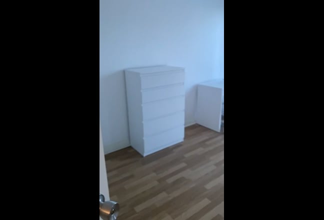 Photo 1: undefined