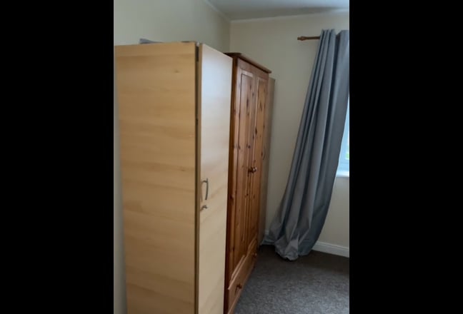 Bright Furnished Double Room in SW17  Main Photo