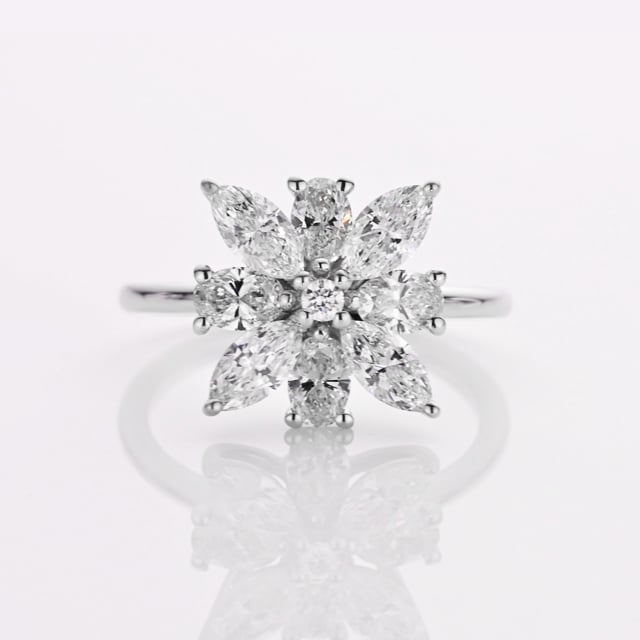 Blumenring mit Blütenblättern aus Marquise-Schliff-Diamanten