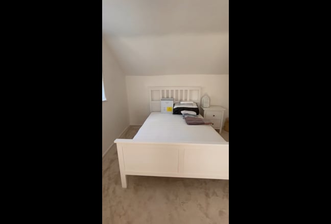 Room in character cottage with private bathroom Main Photo