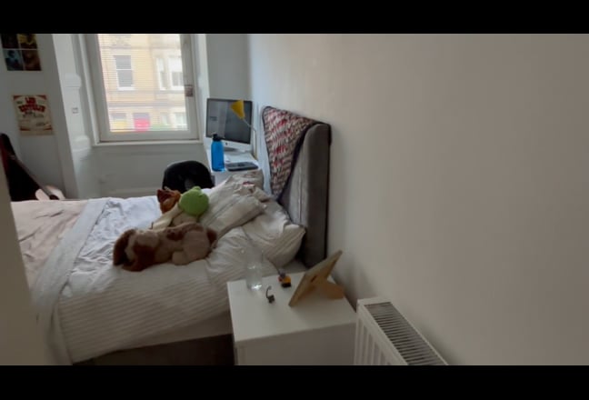 Spacious Double Room in a 3 Bed Flat Main Photo