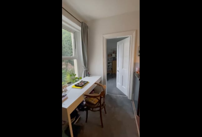 Quiet self contained flat in family home-Mannamead Main Photo