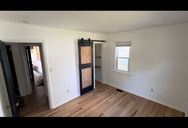 Spacious Home - 10 mins from base, 3 from beach Main Photo