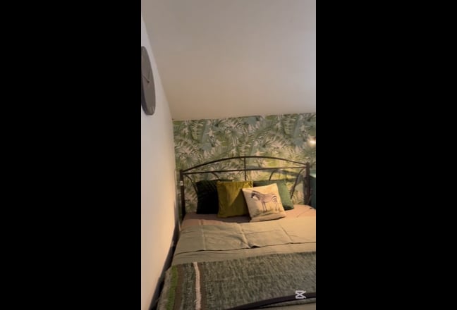 Large double room in central Scarborough Main Photo