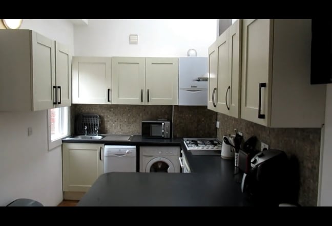 Photo 1: undefined