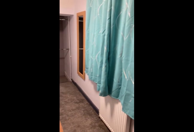 Spacious 4 bedroom shared house Main Photo