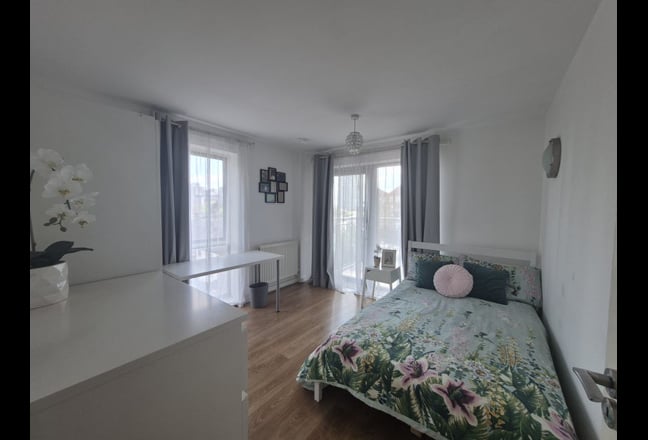 Video 1: Huge Bedroom