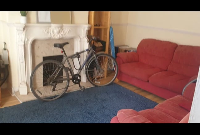 Warm Double Room  £450pcm, Bills Included  Main Photo