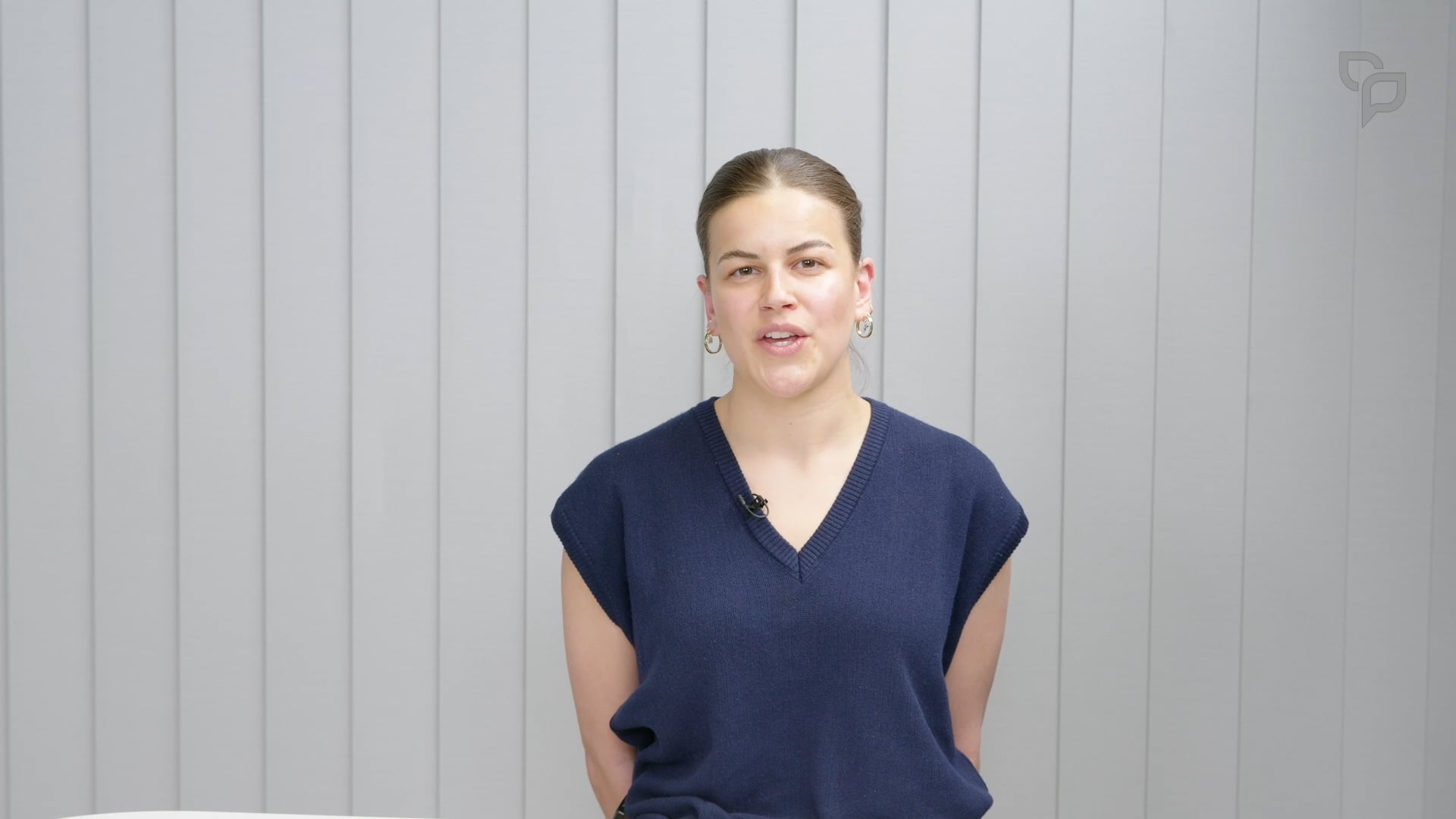 Thumbnail von „Schön, dass Sie da sind“ – Wie zwei Sätze meine Stimmung im Alltag verändern 