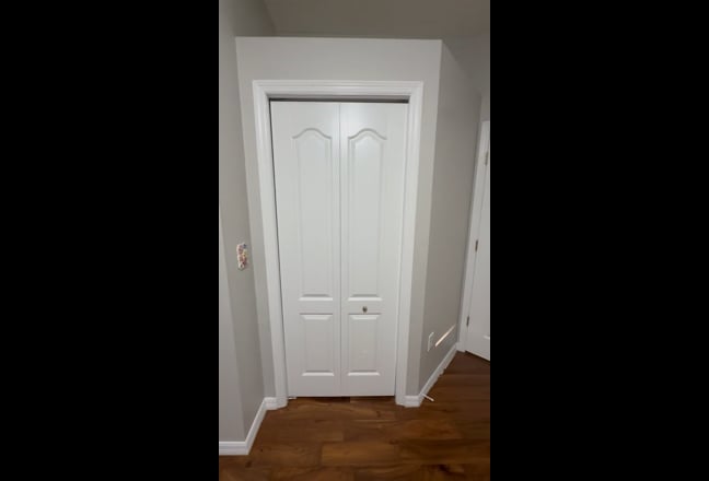 Bedoom with private bathroom   Main Photo