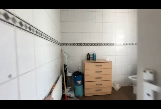 Sharing With 4 Females. Single Room In A HMO Flat Main Photo