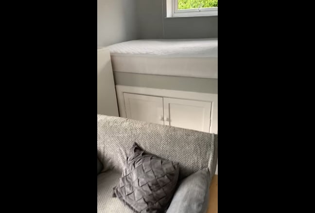 Purpose built studio apartment Main Photo