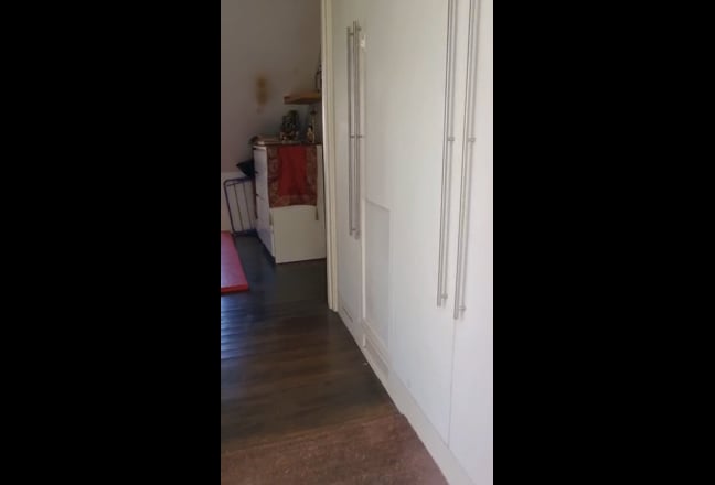 Very large double room, private bathroom & kitchen Main Photo