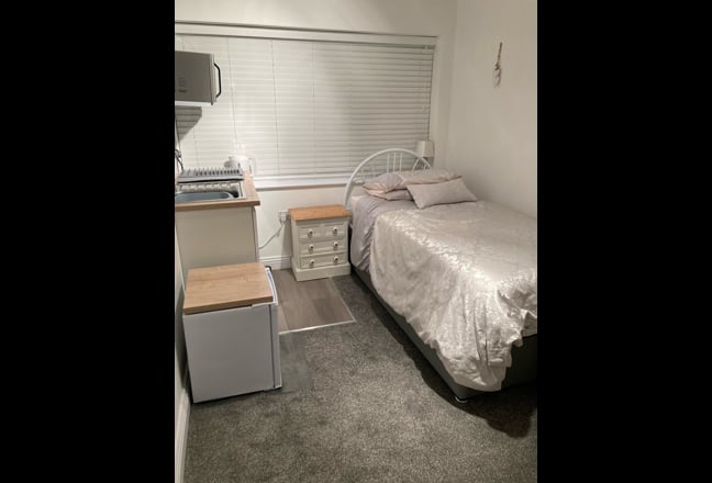 Self contained annexe for one person Main Photo