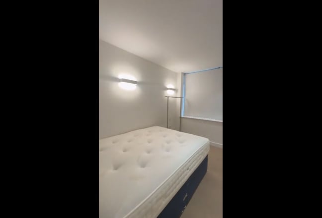 Spacious Double Room Available in a Lovely 2-Bed F Main Photo