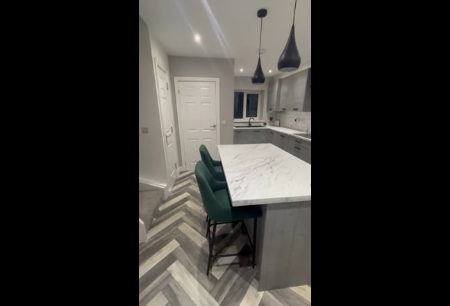 Huge En-Suite Room Available - All Bills Included! Main Photo