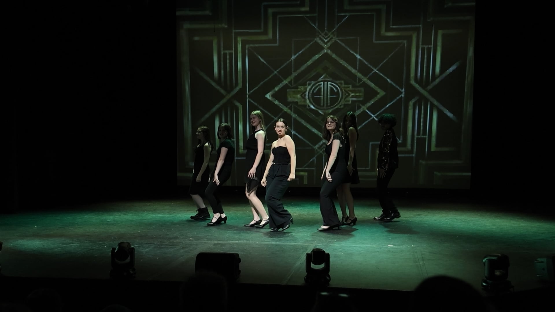 Roaring On - Thomas Barnhill & Ensemble