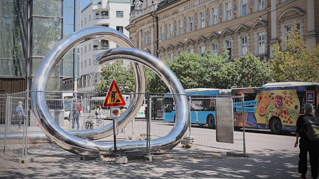 Poglejte, kaj so postavili sredi Ljubljane