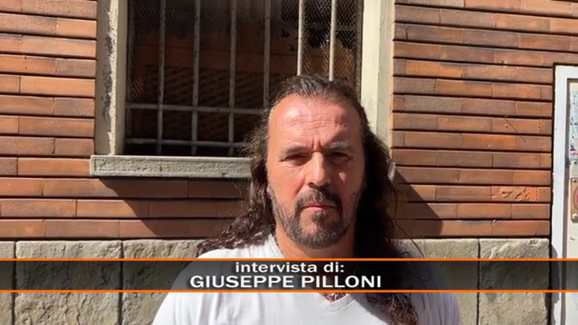 Gli arriva multa per abbandono rifiuti: pensa gli sia stata cancellata, invece deve pagare 130 euro