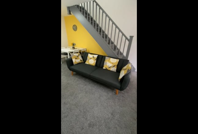 One Bedroom House - Furnished Main Photo