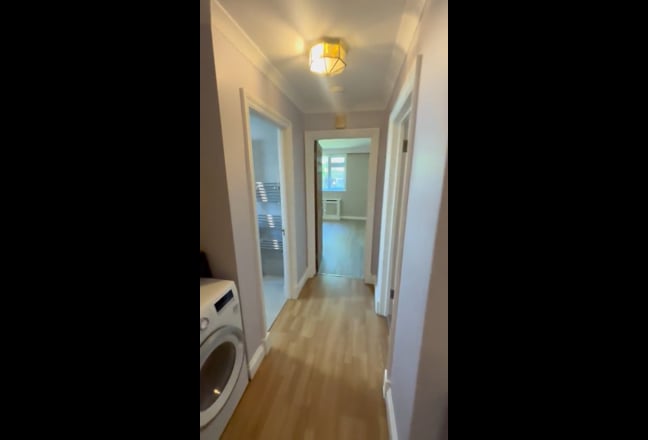 Newly Refurbished 2-Bed GFF – Bounds Green Station Main Photo