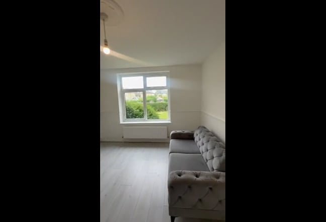 Newly Refurbished 1-Bedroom House in Dagenham (RM8 Main Photo