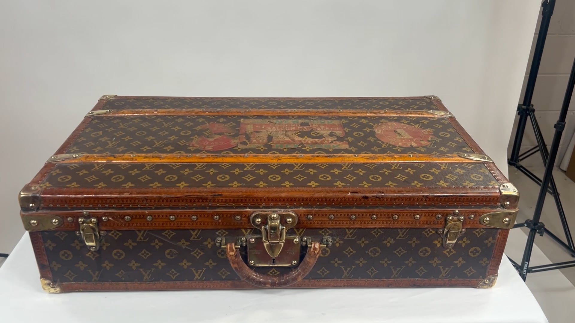 Early 20th Century Louis Vuitton Monogram Twelve Shoe Case For