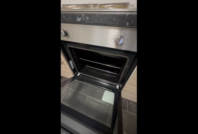 Spacious studio Flat –Recently Refurbed £700 month Main Photo