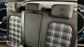 VOLKSWAGEN GOLF 2020 (20)