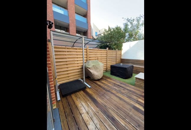 Double Bed w/ Bathroom and Garden Main Photo