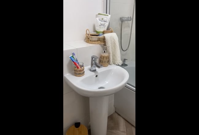 One room to rent near Wrexham Maelor Main Photo