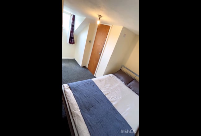 Large Double Ensuite Room To Rent Main Photo