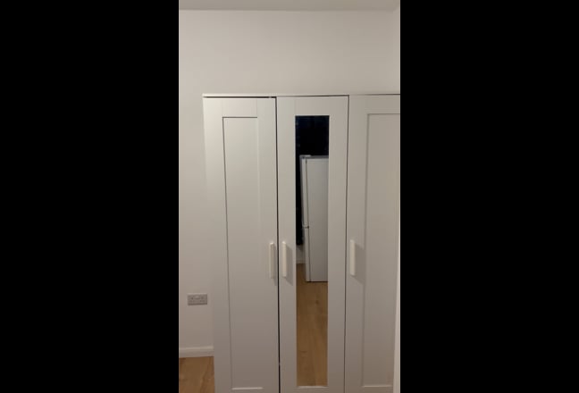 Modern New Double Room Near Plumstead Main Photo