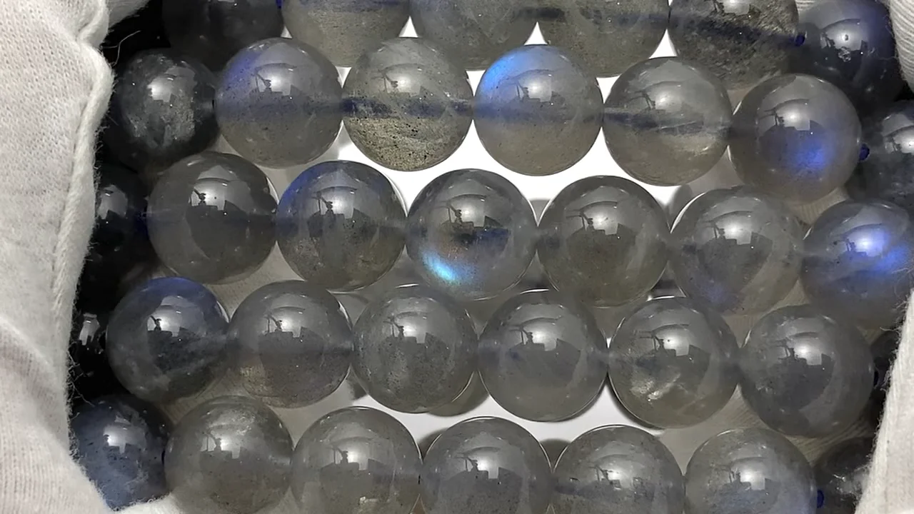 マダガスカル産・宝石質ブルーラブラドライト ラウンド12mm