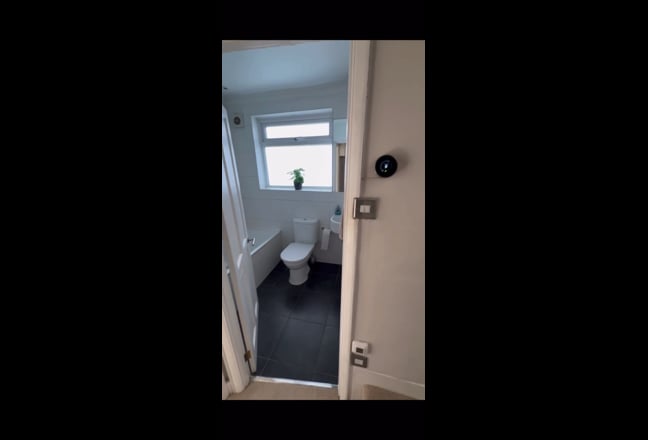 Beautiful 2-Bed Flat in South Wimbledon - SW19 Main Photo