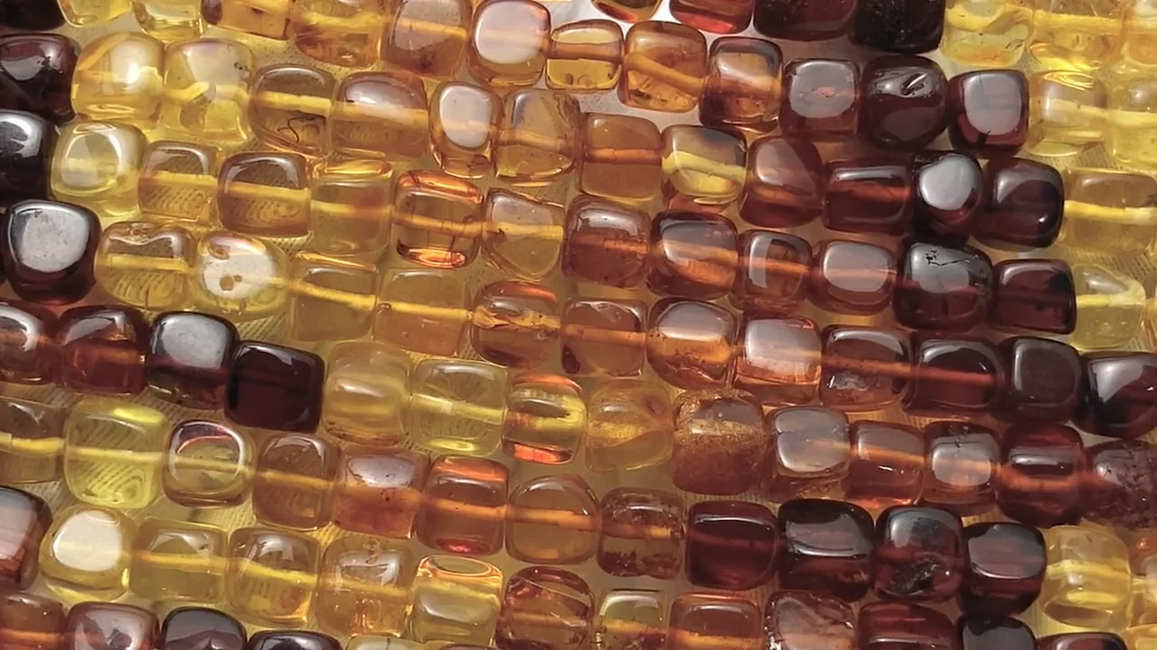 バルティックアンバー スクエア～タンブル 1連｜天然石ビーズの卸問屋