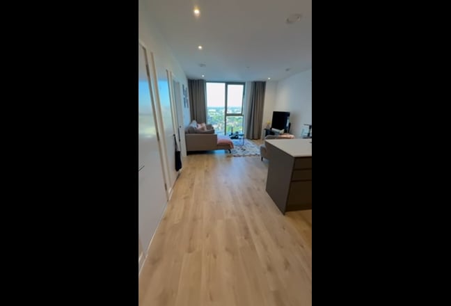 Stunning 1 Bed Apartment with City Centre View  Main Photo