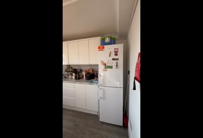 Spacious Double Bedroom 1min from Elizabeth Line Main Photo