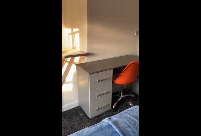 Modern Ensuite Double Rooms - Bills Included Main Photo