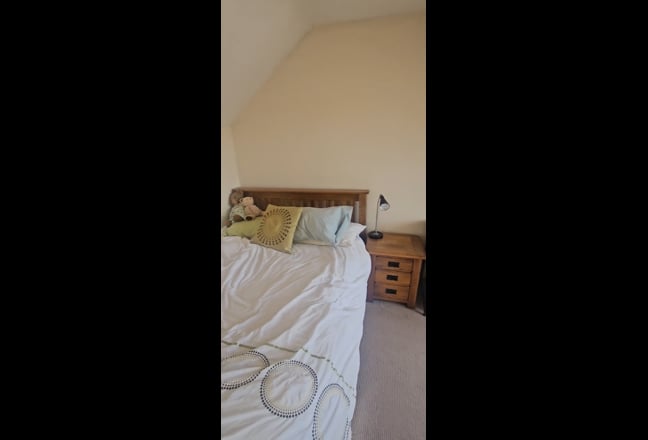 Double Loft Room close to Tube and Tram Main Photo