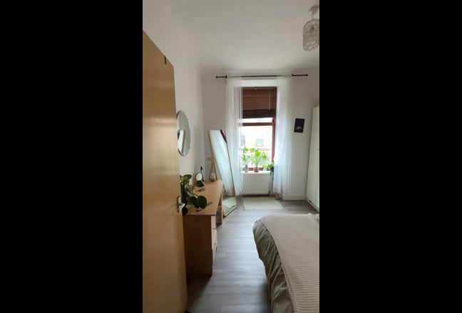 Flat Available in West End Glasgow on Byres Road Main Photo