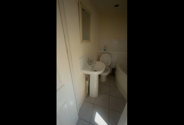 Studio Flat  Main Photo