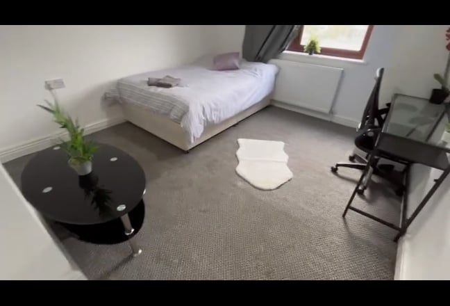 Charming Rooms Available in the Heart of Basildon Main Photo